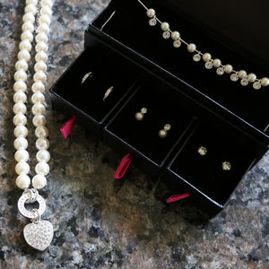 Avon Jewelry - Pearl Heart Neckalce w/ Earring Set Avon Avon Jewelry - Pearl Heart Neckalce w/ Earring Set Avon